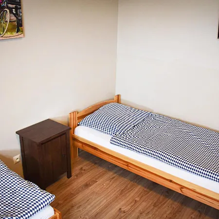 Sadowianka Hostel *